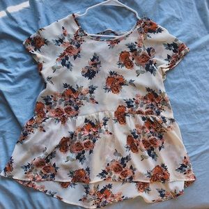 Women’s Peplum Floral Flowy Top w/ Lace Up Back 🌺